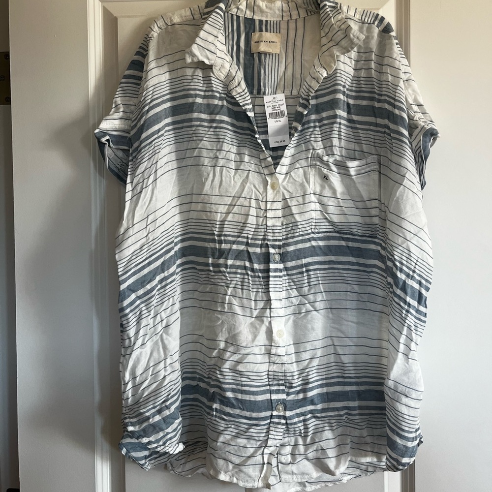 AEO button down t-shirt